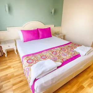 3* Hotel S3 Orange